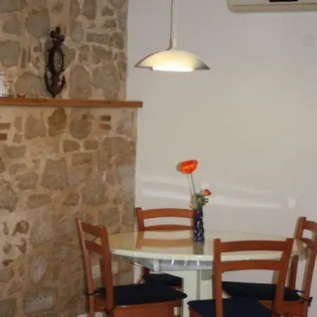 Apartment In With Terrace, Air Condition, Wifi Vrsar