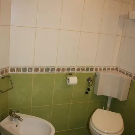 Apartment In With Terrace, Air Condition, Wifi