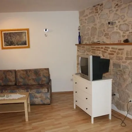 In With Terrace, Air Condition, Wifi Apartment