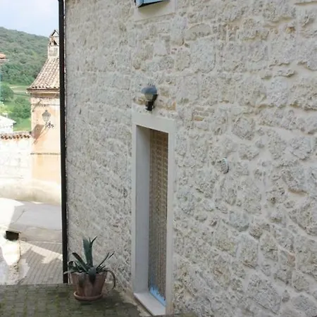 Apartment In With Terrace, Air Condition, Wifi