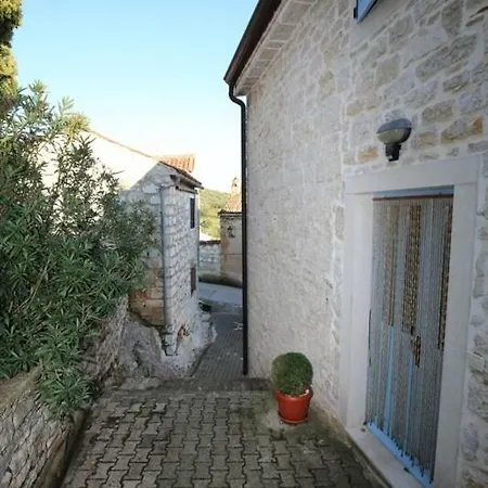 In With Terrace, Air Condition, Wifi Apartment Vrsar
