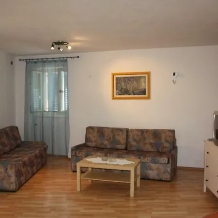In With Terrace, Air Condition, Wifi Apartment Vrsar